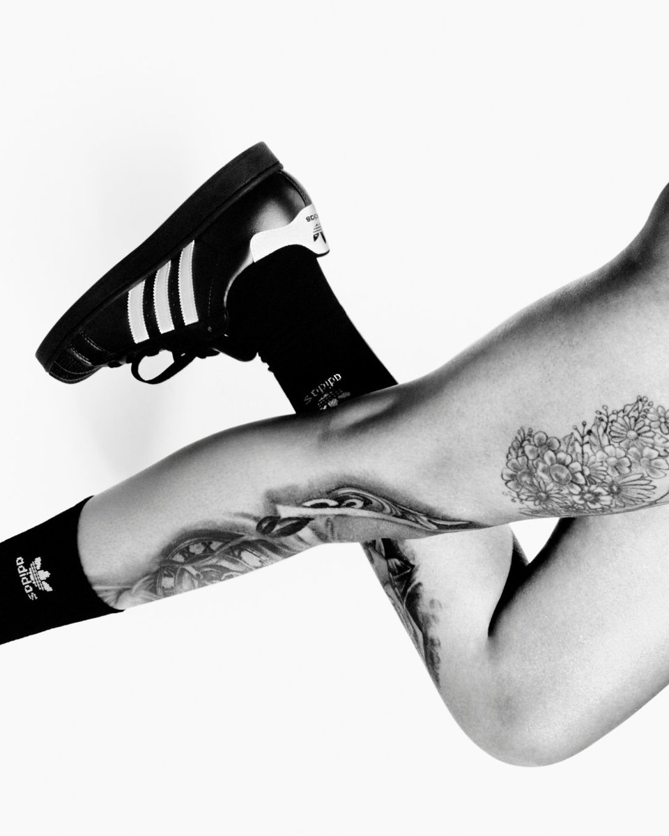 footlocker's tweet image. Born on the court, worn by legends, and now ready for the next wave of culture makers. The Superstar isn’t just a shoe, it’s a legacy.
Pull up in-store or online to take the legacy home today.
spr.ly/601540dl9