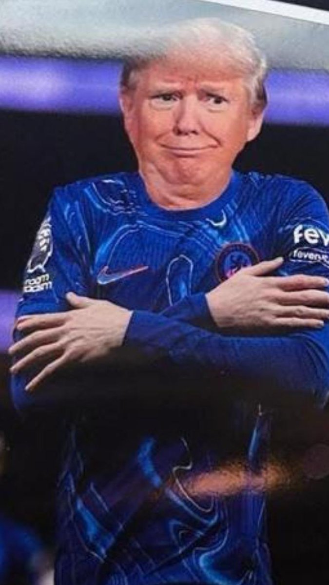 Donald Trump getting too involved in that trophy lift 😂