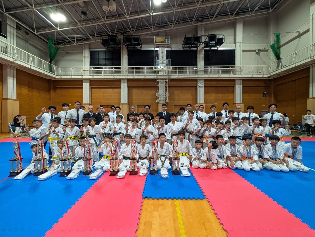77ko_ta's tweet photo. 先週は世界大会の祝勝パーティ、昨日は交流試合の総合司会を務めさせていただきました🎤
皆様おめでとうございます👏🏻 https://t.co/KZLiL3dLkL