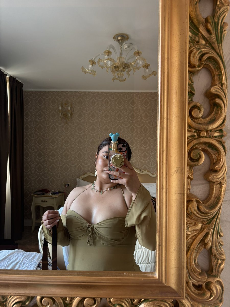 venusianaura's tweet photo. I literally learn from the best, I manifested this trip in March (st. Patrick’s day) with your guidance 😌🌟 https://t.co/dwccW9Woja