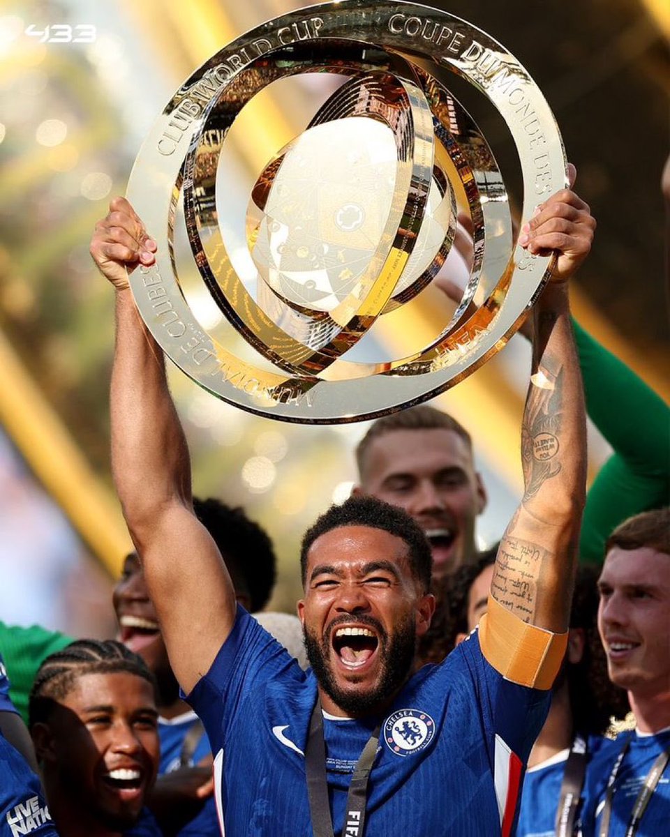 𝐂𝐇𝐄𝐋𝐒𝐄𝐀 𝐋𝐈𝐅𝐓 𝐓𝐇𝐄 𝐂𝐋𝐔𝐁 𝐖𝐎𝐑𝐋𝐃 𝐂𝐔𝐏 𝐓𝐑𝐎𝐏𝐇𝐘 🏆