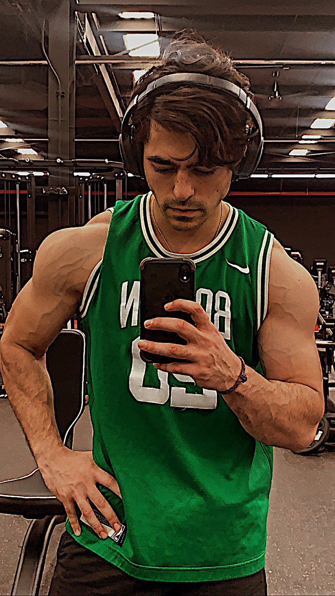 alexflos's tweet photo. Se les hace sexy los hombres con venas en los brazos? https://t.co/4t1tJCwzcd