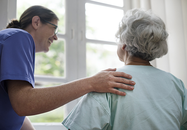 If someone you know has Alzheimer's and related Dementia, help them through #hurricaneseason:
🔹Don’t leave them alone during unfamiliar situations
🔹If evacuating, bring a pillow &amp; blanket to comfort them
🔹When at a shelter, choose a quiet corner
More: ow.ly/G4Q950WozTO