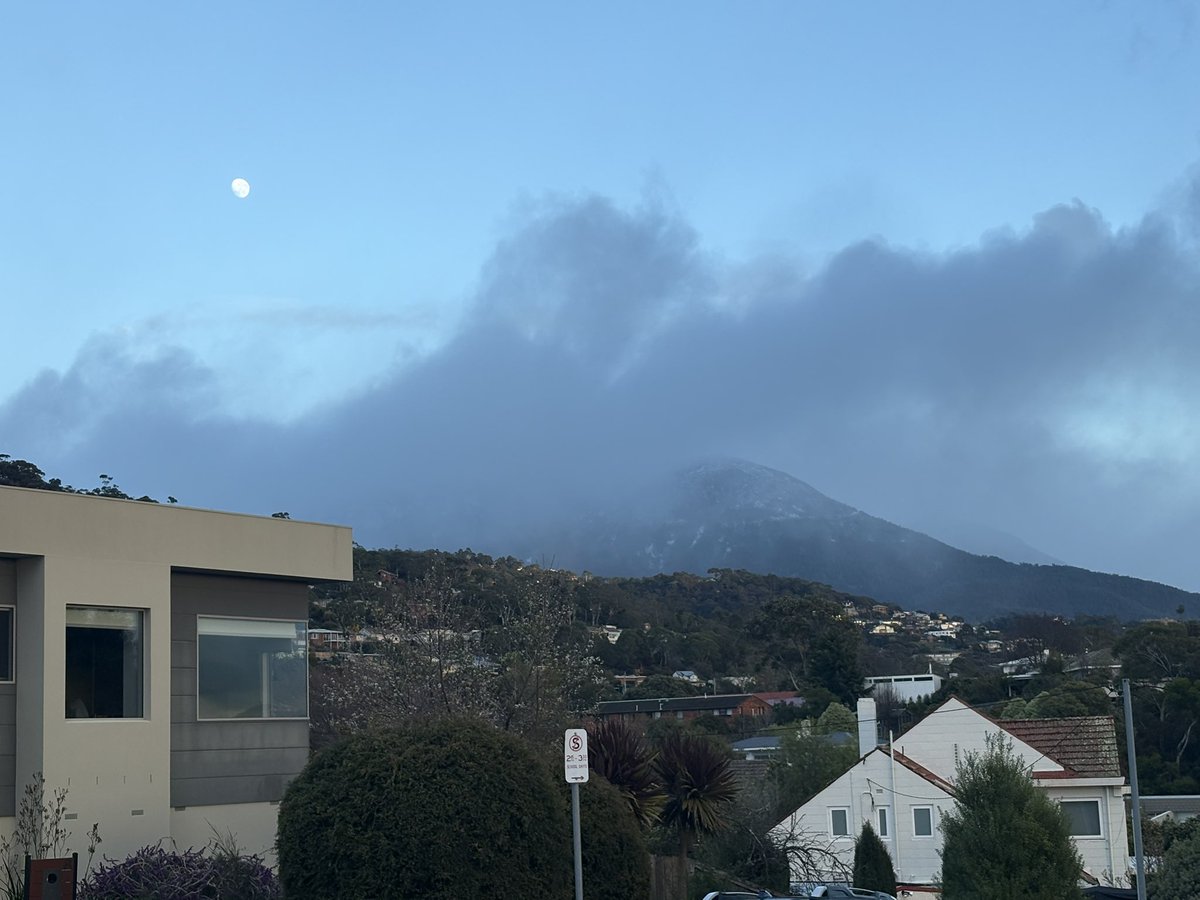 SimonDavisTas's tweet image. A beautiful Hobart morning