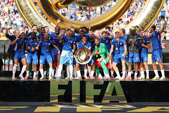 txtdaritng's tweet photo. Selamat hari senin. Semoga senin kalian indah seperti kami para fans Chelsea 🥰 https://t.co/r5yu1fNauJ