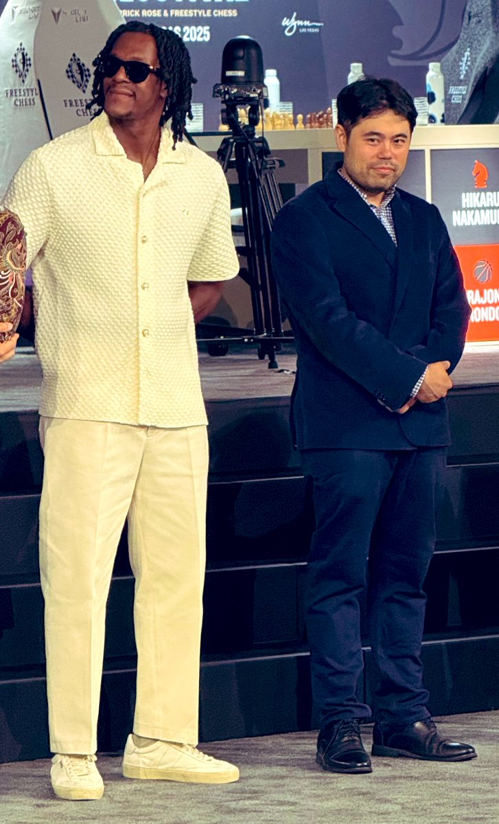 BenGolliver's tweet image. Former NBA stars Derrick Rose and Rajon Rondo are competing in the “Chesstival” tournament in Las Vegas with grandmasters Magnus Carlsen and Hikaru Nakamura @chesscom