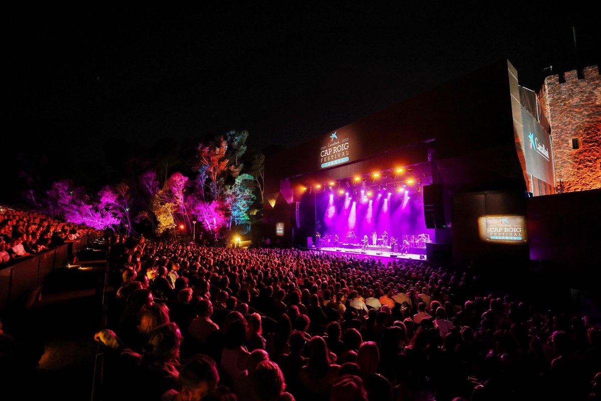 Sopa de Cabra inaugura el 25è aniversari del Cap Roig Festival amb un concert intens i vibrant. 💥

Gràcies per cantar, ballar i viure amb nosaltres tots els seus grans èxits!

Bona nit, Malparits! 🤘