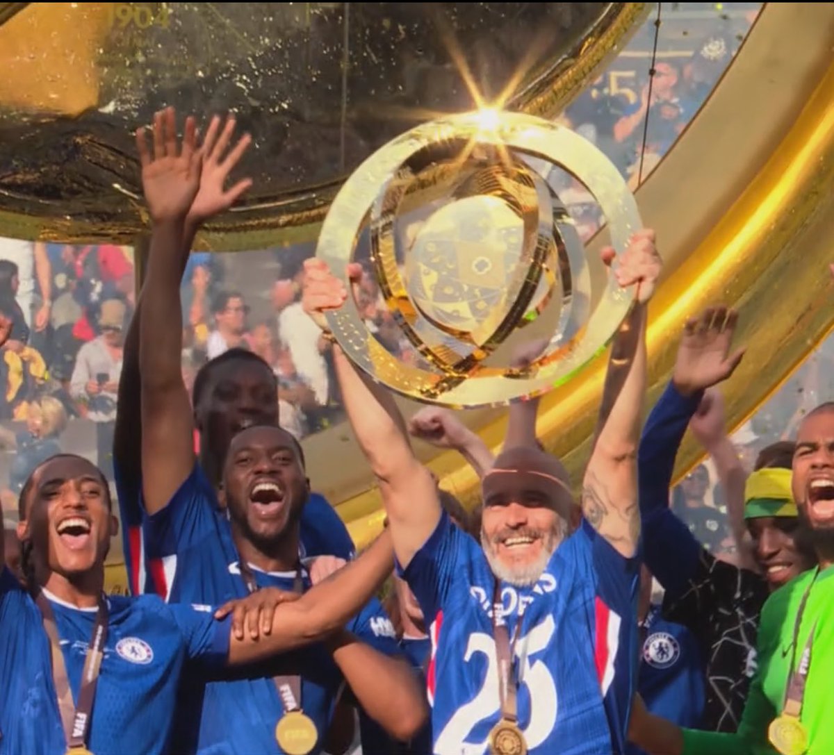 CFC4World's tweet photo. ماريسكا يحتفل💙💙💙 https://t.co/dVlty0W1Fy