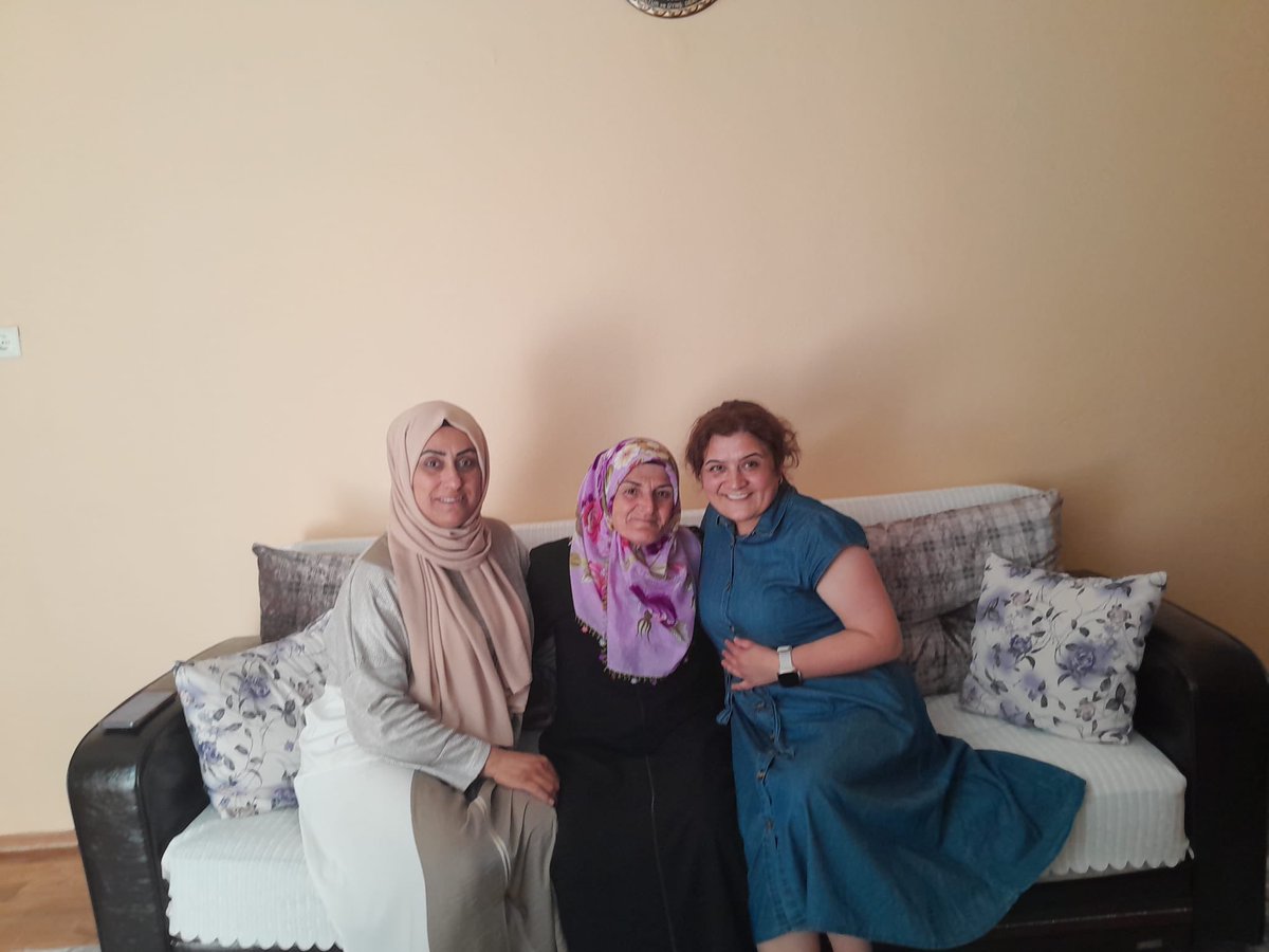 AK Kadın Gebze (@gebzeakkadin) on Twitter photo 📌KÖŞKLÜÇEŞME MAHALLESİ
Mahalle başkanımız ve yönetimimiz ile birlikte hane ziyaretlerimizi yaptık. Nazik misafirperverlikleri için teşekkür ederiz.
#AkKadınGebze
#DurmakYokYolaDevam🇹🇷
#HepYeniHepİleri🇹🇷
<a href="/tugbaisikercan/">Tuğba IŞIK ERCAN</a>
<a href="/AKKADINGM/">AK Parti Kadın Kolları</a>
<a href="/SahinTalus/">Dr.Şahin Talus</a>
<a href="/yyaseminozdemir/">Yasemin Özdemir 🇹🇷🇹🇷🇹🇷</a>
<a href="/akkadinkocaeli/">AK Kadın Kocaeli</a> 📌KÖŞKLÜÇEŞME MAHALLESİ
Mahalle başkanımız ve yönetimimiz ile birlikte hane ziyaretlerimizi yaptık. Nazik misafirperverlikleri için teşekkür ederiz.
#AkKadınGebze
#DurmakYokYolaDevam🇹🇷
#HepYeniHepİleri🇹🇷
<a href="/tugbaisikercan/">Tuğba IŞIK ERCAN</a>
<a href="/AKKADINGM/">AK Parti Kadın Kolları</a>
<a href="/SahinTalus/">Dr.Şahin Talus</a>
<a href="/yyaseminozdemir/">Yasemin Özdemir 🇹🇷🇹🇷🇹🇷</a>
<a href="/akkadinkocaeli/">AK Kadın Kocaeli</a>