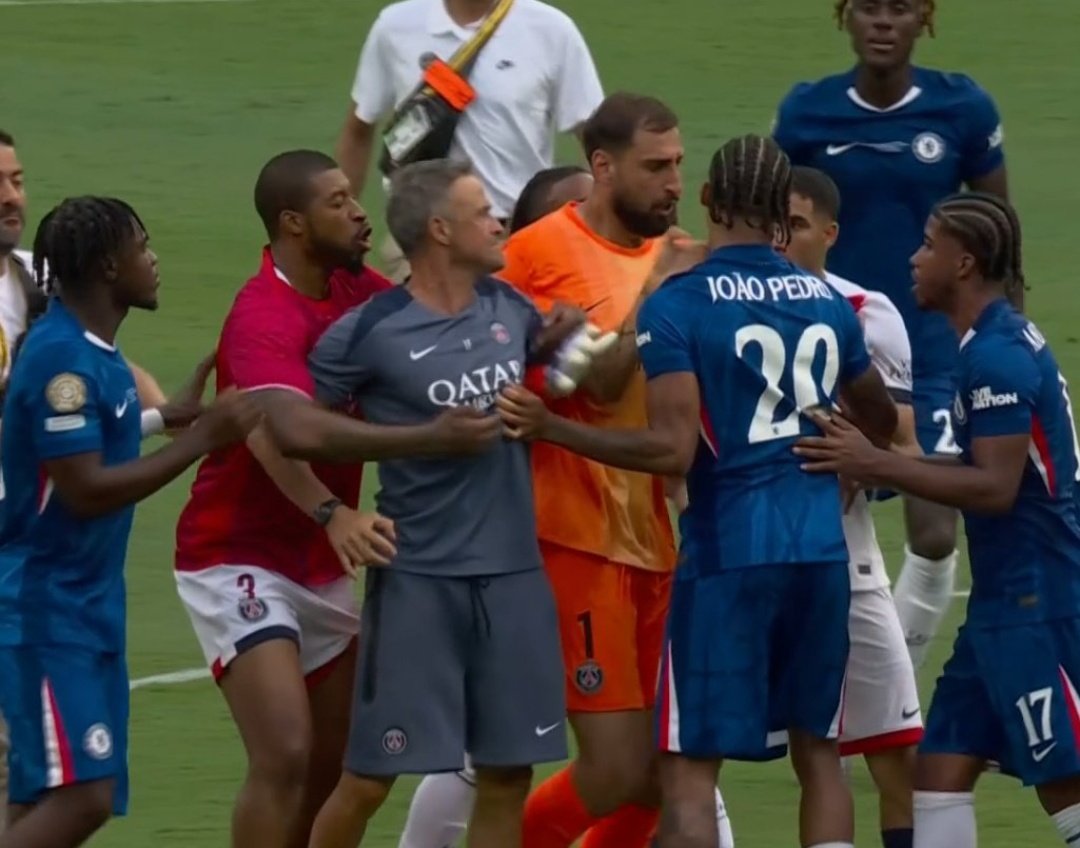 OldrockerND's tweet image. En las victorias Luis Enrique se hace el humilde, pero en las derrotas se puede ver su verdadera personalidad. Provocador y violento.