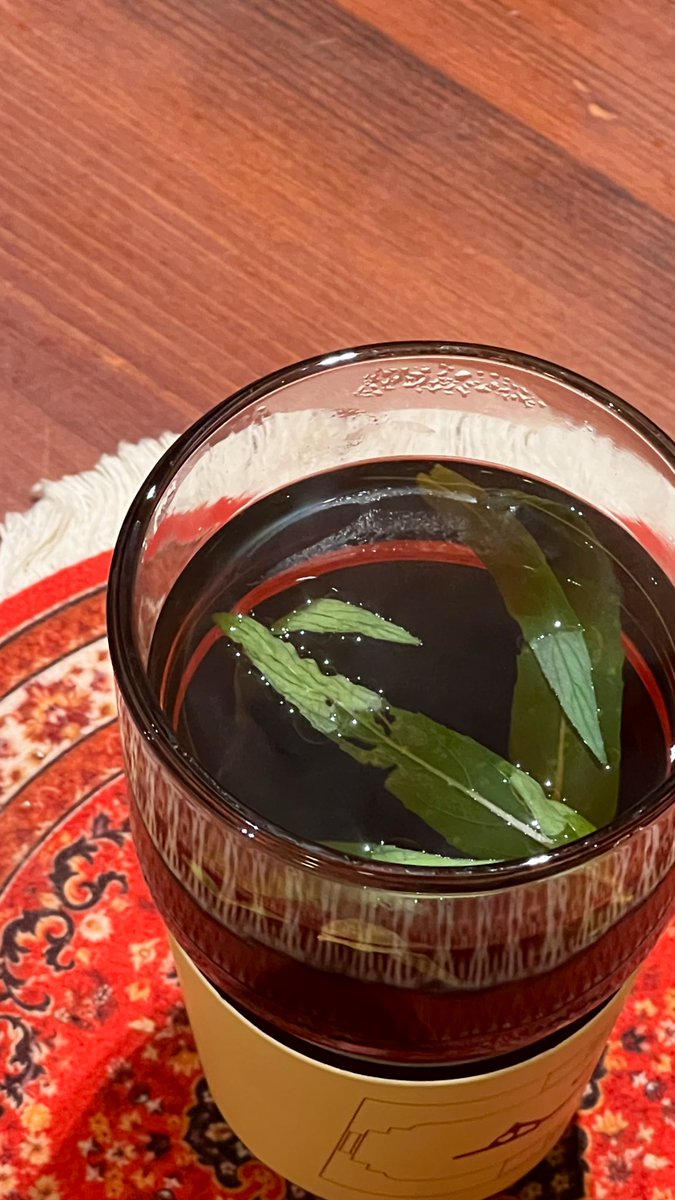 bin_HiMA's tweet photo. لك الحب المطرز بالوفاء والود والترحيب
فداك العمر ياكل الغلا ياشمعة سنينه
ㅤ 
تطاوعك القوافي كلها بالوزن والتركيب
بشعر مقصده يرضيك في لونه وتلحينه
ㅤ 
يسج بي القدم واهيم من شأنك بكل شعيب
حرام اللي يحبك كيف ياحبه تخلينه 🤎📿 https://t.co/2k54Jn58KU