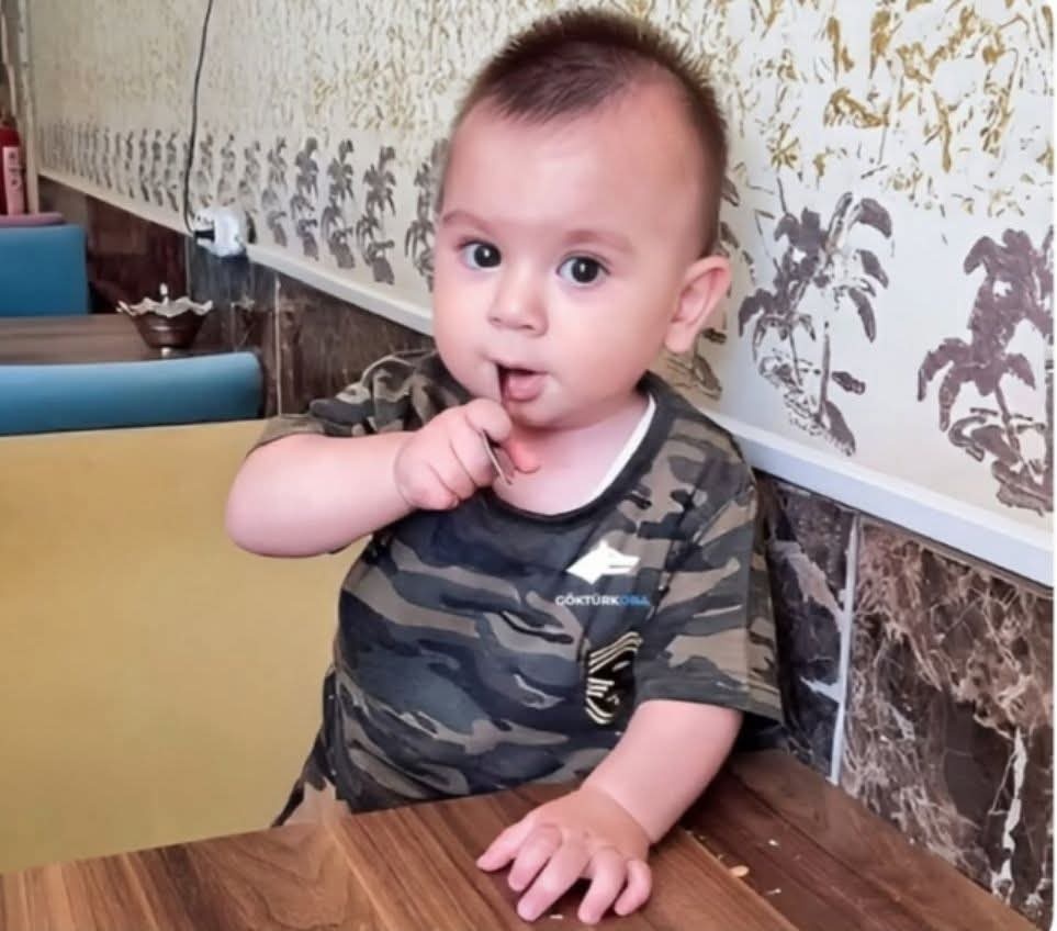 11 aylıkken Şehit edilen , Bedirhan bebek ve annesinin ahlarında kahrı-perişan olun...