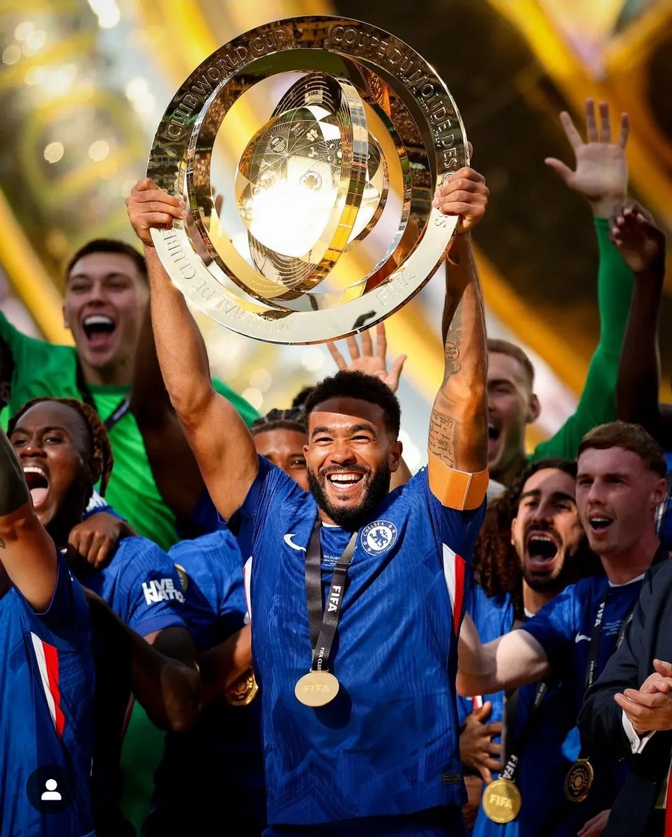 gokulmec's tweet photo. Champions of the world @ChelseaFC https://t.co/NJ6g0NNSkI
