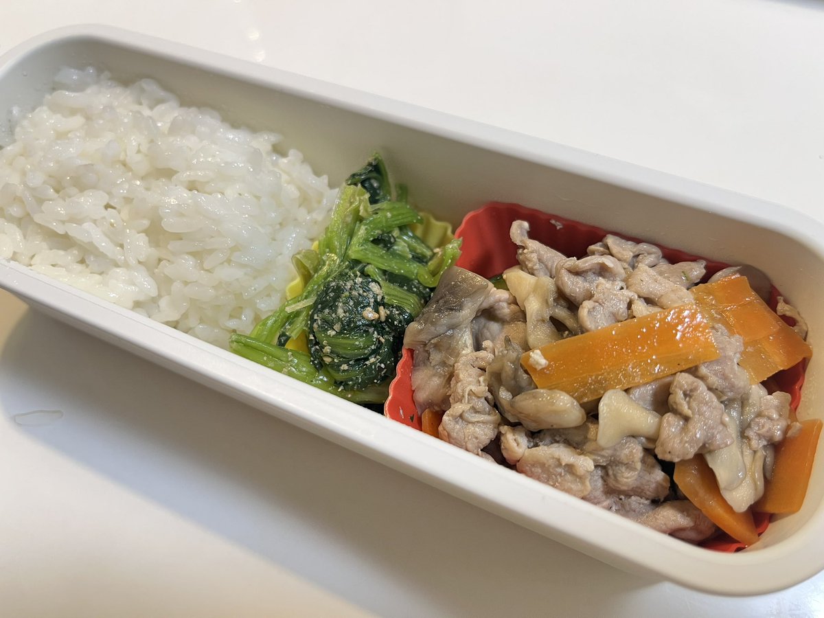 _umi_cd_'s tweet photo. 7/14(月)🌤️お弁当

ズッキーニの豚肉炒め
ほうれん草の胡麻和え
トマト煮込み🍅

豚肉でスタミナをつけて夏を乗り越える作戦🙌🏻✨ https://t.co/vRAl2q1K5g
