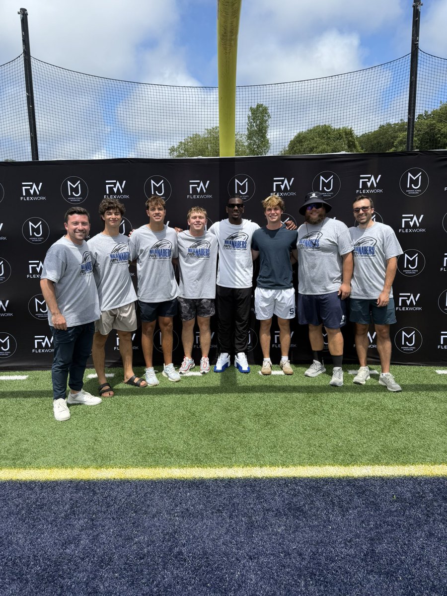 StaplesFootbal1's tweet image. Very special morning with Malik Nabers and @FlexWorkSports at Staples Stadium, Paul Lane Field.
GO WRECKERS!! #cthsfb