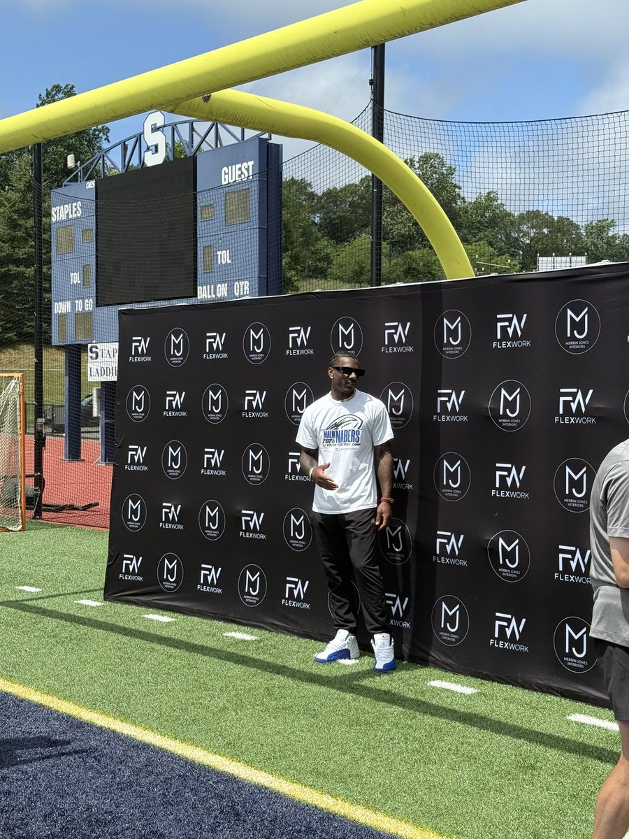 StaplesFootbal1's tweet image. Very special morning with Malik Nabers and @FlexWorkSports at Staples Stadium, Paul Lane Field.
GO WRECKERS!! #cthsfb