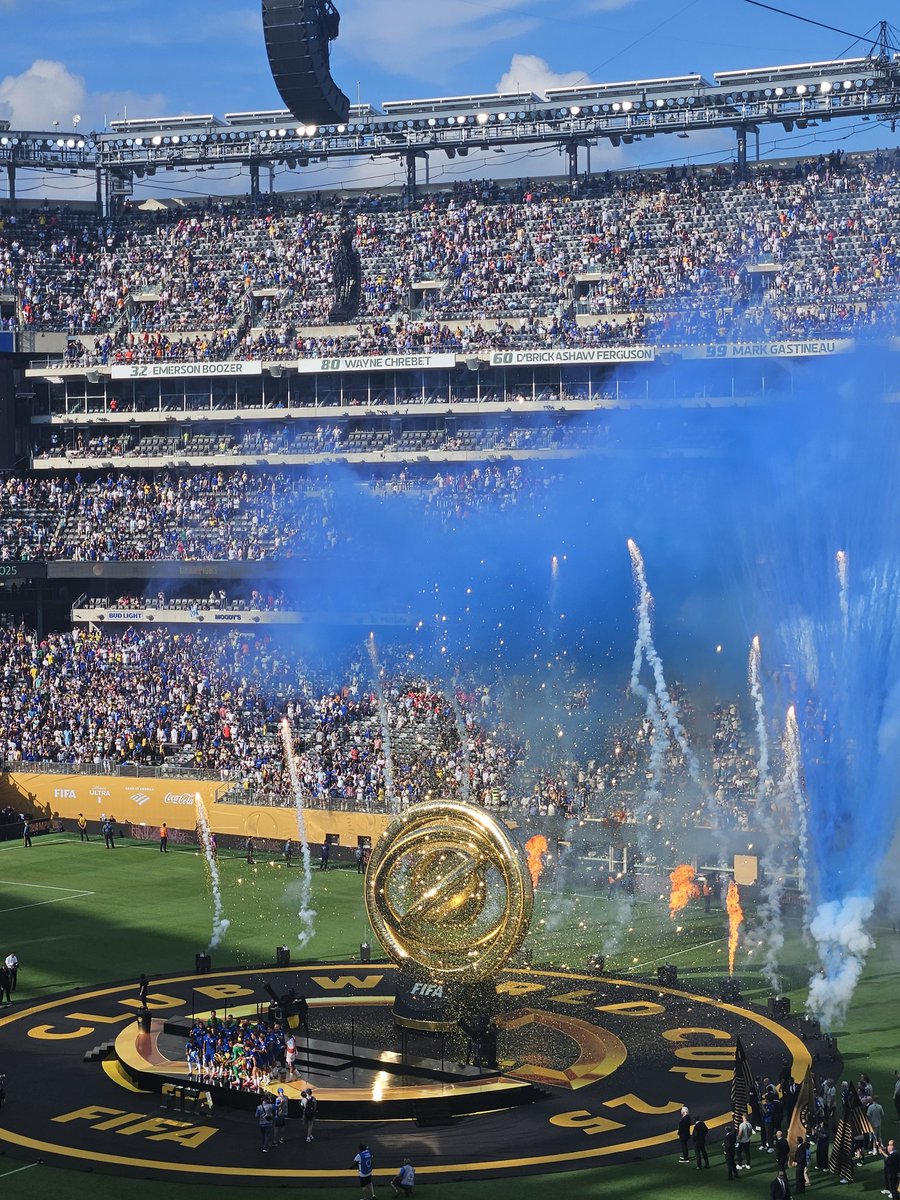 MJBuzzi's tweet photo. World champions you know @ChelseaFC #ClubWorldCupFinal https://t.co/T8usOHS2vb