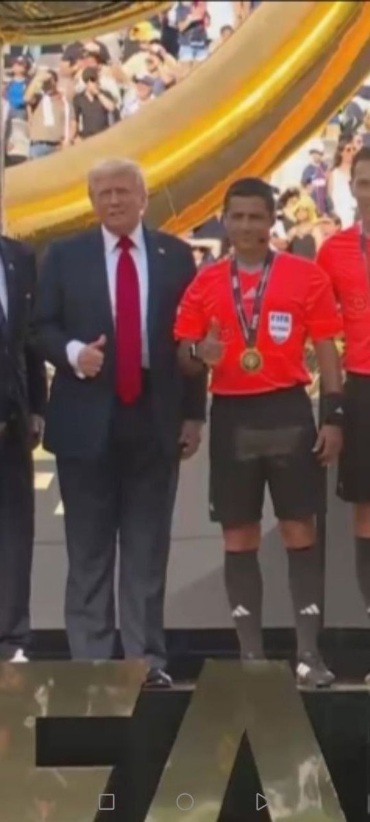 ترامپ درگفتگو با DAZN: علیرضا فعانی بهترین داور این‌تورنمنت بود.میدانم‌او یک‌ایرانی اصیل است. برای او در مراحل زندگی‌اش آرزوی موفقیت دارم.

<a href="/SamanthaIrani/">Simin 🎗️</a> 
#پرچم_شیر_و_خورشید 
#پهلوی_شاه_میهن