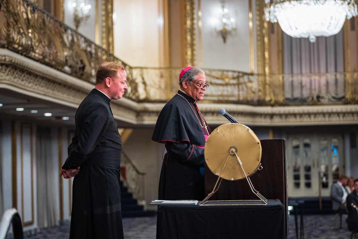 CanonsRegular's tweet image. Here are some moments from the last year&apos;s benefit dinner. Join us for our 27th Annual Benefit Dinner at the Chicago Hilton! 
📅 Sunday, September 28th, 2025  

Celebrate beauty, tradition, with the cause of supporting the mission of Restoring the Sacred. More details will be…