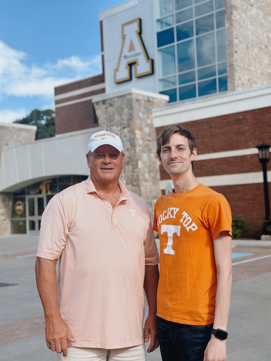 YankeefaninTenn's tweet image. My son Thomas and I got to sit down and interview one of the most loved and greatest Tennessee football players of all time, my favorite Vol football player of all time, Mr. Dale Jones!!!!
All-American, SEC Champion, Sugar Bowl Champion #SEC #Tennessee #Vols