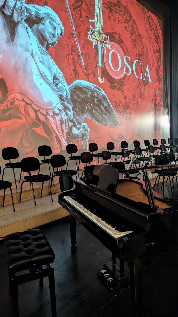 EdurneSaizar's tweet photo. Izugarria "Tosca" operan parte hartzeko aukera bizitu izana.
Increíble haber podido formar parte de la ópera "Tosca".
🎹🎶 https://t.co/J8rUqZuZk2