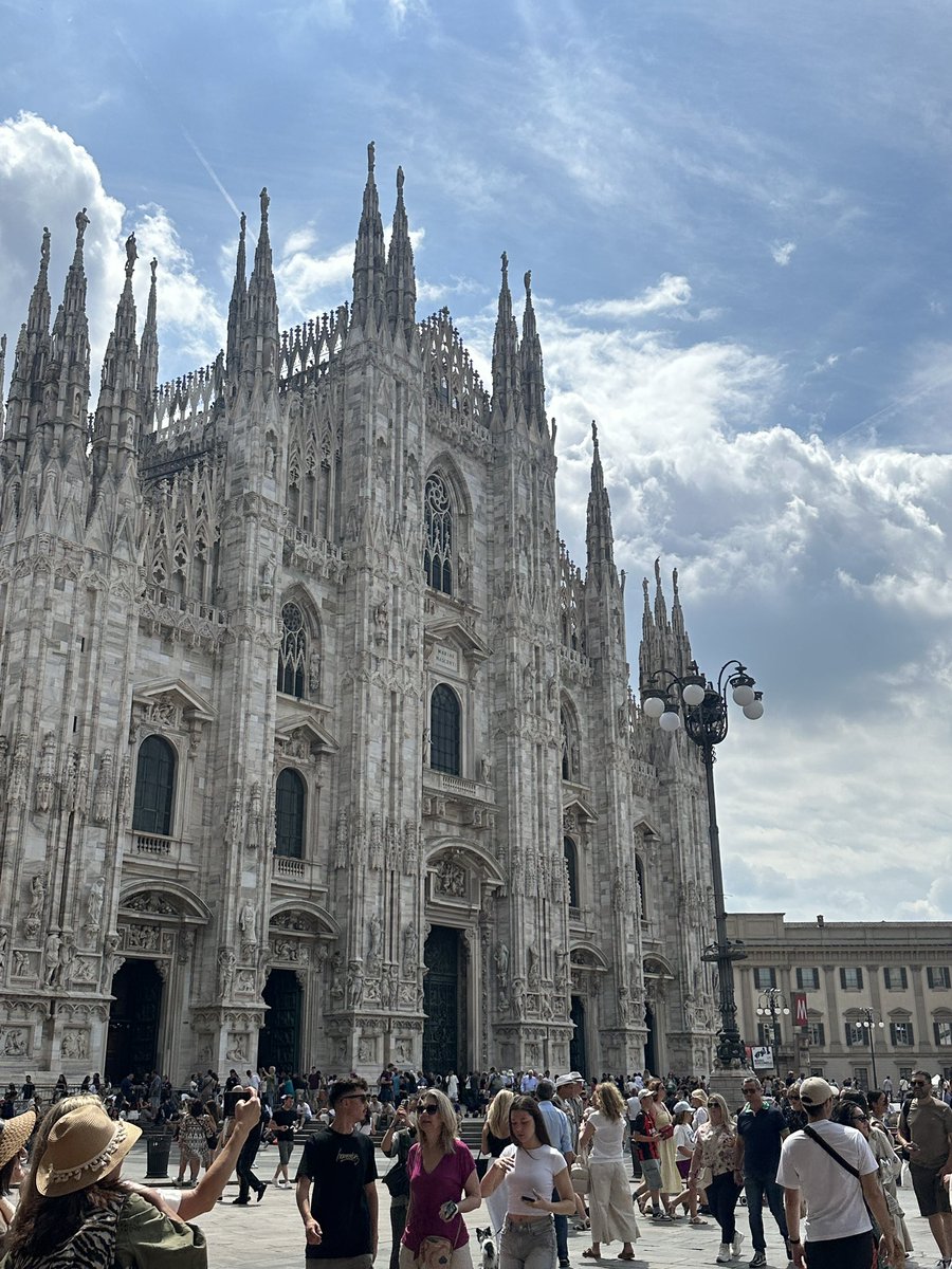 ghalaws's tweet photo. Milano🇮🇹 https://t.co/EKQSPbVS0v