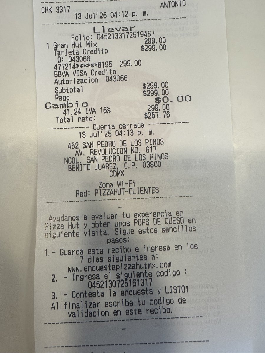 bulaar's tweet photo. @Profeco @PizzaHut_Mexico es importante respetar los precios que publican en las pantallas contra lo que publican en la carta, el cajero confirma que los precios no están actualizados y que debe cobrarme el precio más alto. https://t.co/0vNA9R0MTt