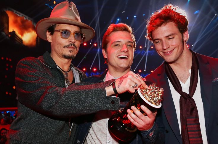 josh e sam fecha o olho... tem um capeta do seu lado