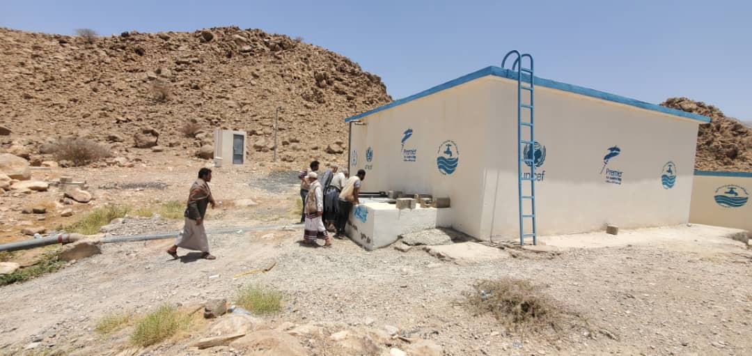 YGUSSWP (@ygusswp) on Twitter photo 🚰With generous support from <a href="/YHF_Yemen/">Yemen Humanitarian Fund</a>, #YGUSSWP has handed over the site for Mafraq Majzar Water Well Project.
The project will provide clean water access to 938 HHs (6,100 people) across 4 IDP sites via a 10.6km supply line.
🔗ygusswp.org/blog/handover-…
#WASH <a href="/OCHAYemen/">OCHA Yemen</a> <a href="/CBPFs/">PooledFunds_OCHA</a> 🚰With generous support from <a href="/YHF_Yemen/">Yemen Humanitarian Fund</a>, #YGUSSWP has handed over the site for Mafraq Majzar Water Well Project.
The project will provide clean water access to 938 HHs (6,100 people) across 4 IDP sites via a 10.6km supply line.
🔗ygusswp.org/blog/handover-…
#WASH <a href="/OCHAYemen/">OCHA Yemen</a> <a href="/CBPFs/">PooledFunds_OCHA</a>