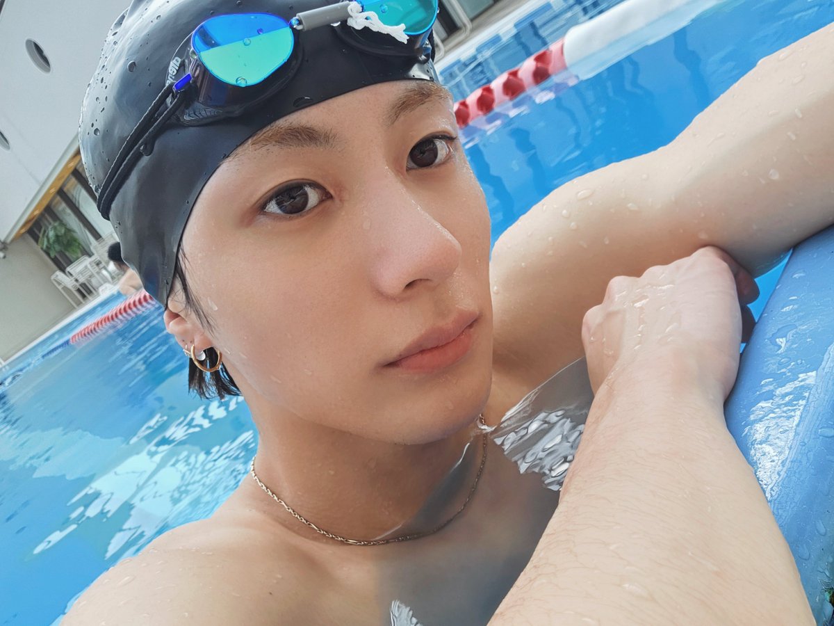 에이 tweet media