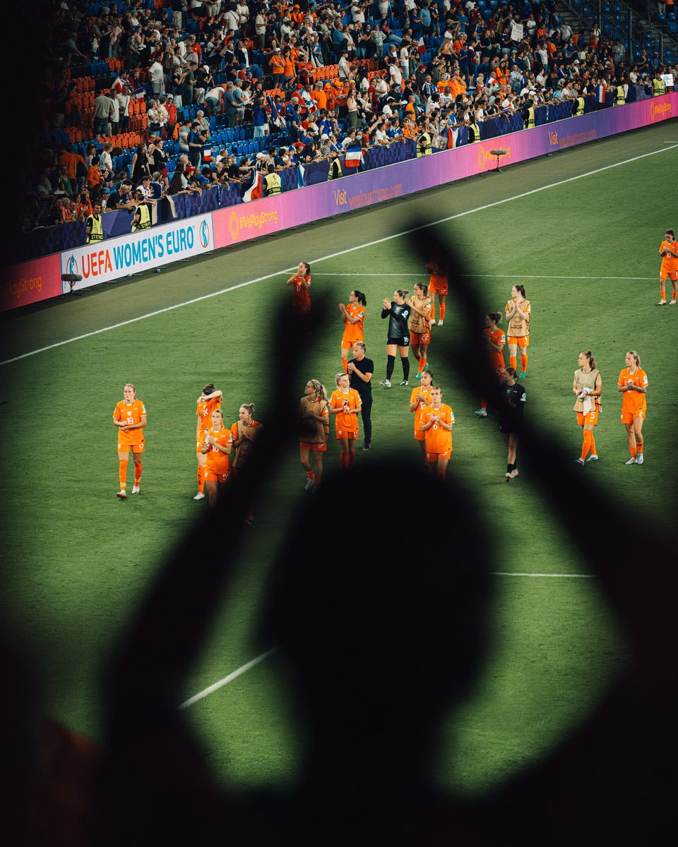oranjevrouwen's tweet image. Forever grateful for your incredible support. 🧡
Voor altijd dankbaar voor jullie ongelooflijke steun. 🧡