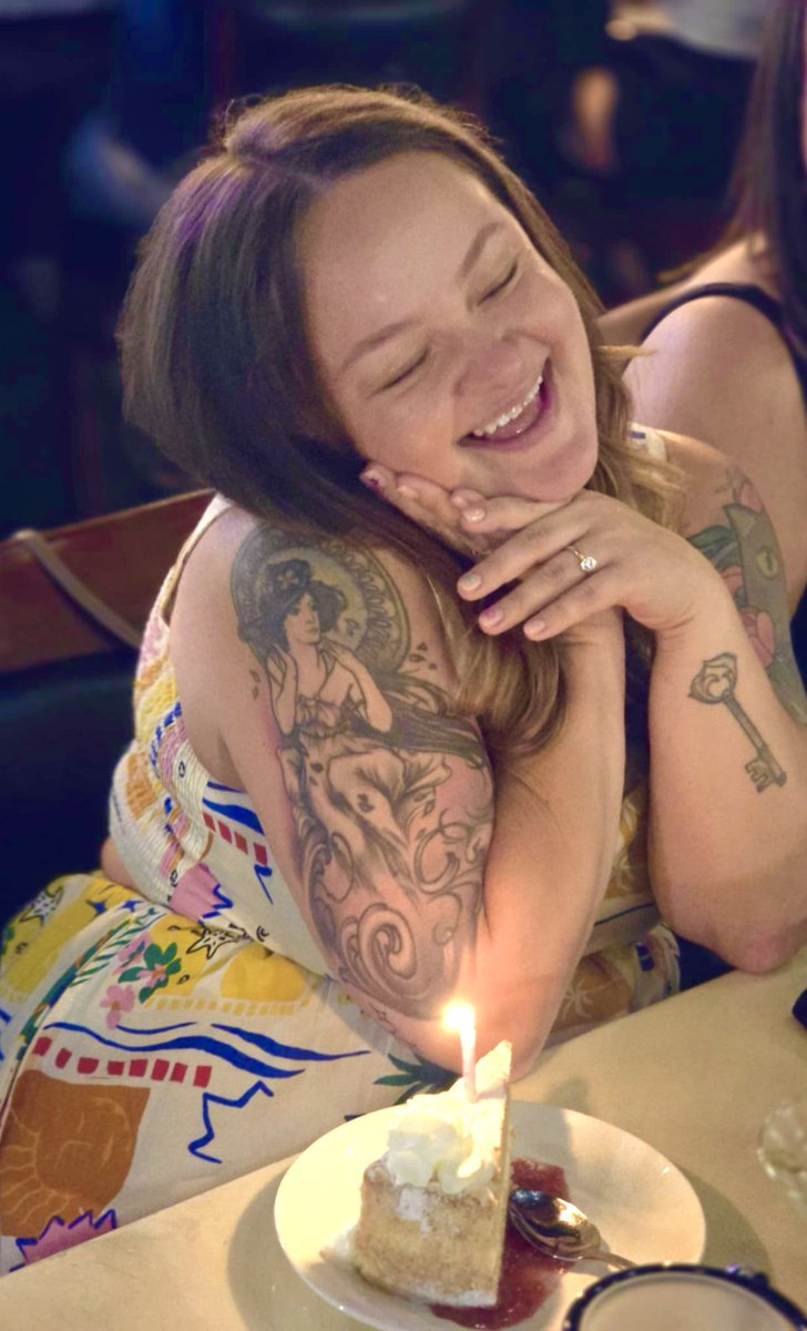 Chloe ✨ tweet media