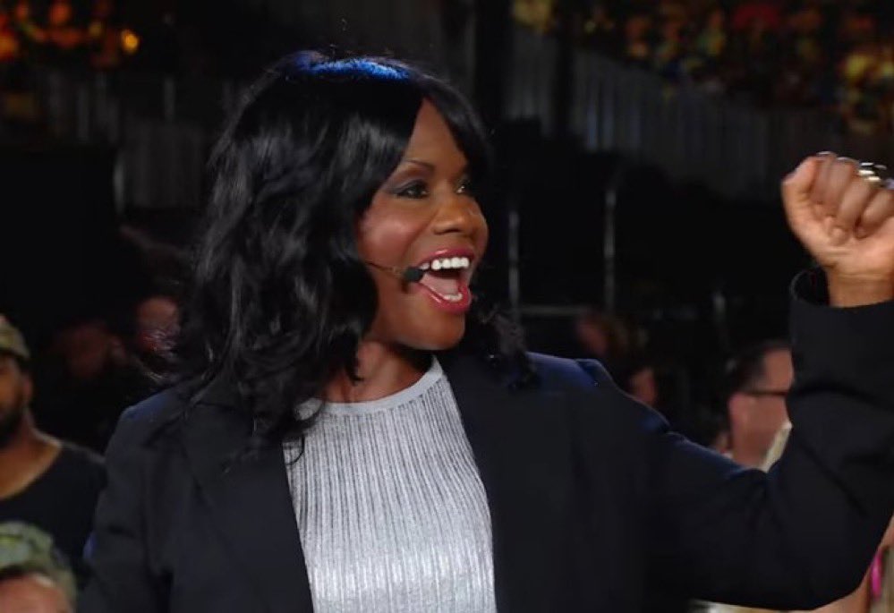 the first african american woman to hold the women’s championship twice is here! 🫶🏽

#WWEEvolution