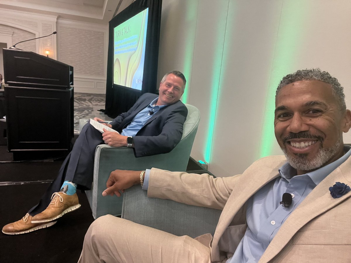 Glenn Robbins tweet media