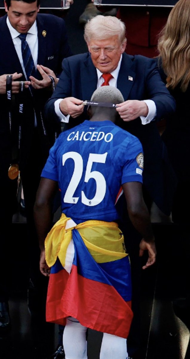 LA FOTO LEGENDARIA!!! ♥️⚽️🇪🇨