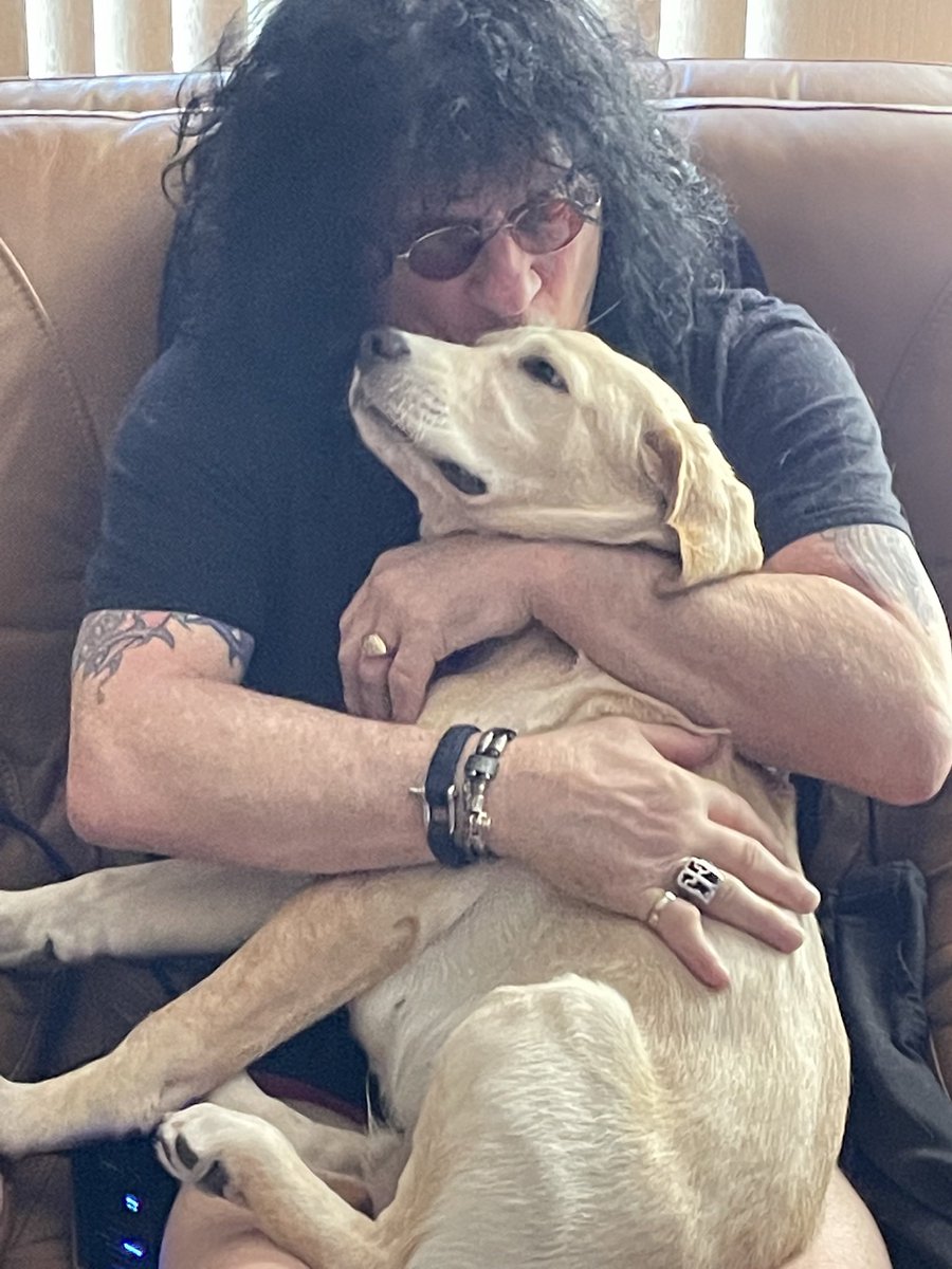 PaulShortino's tweet image. Thank you, God, for this new day. I am grateful for your blessings, your love, and your presence in my life. Help me to live this day with a grateful heart and to share your love with those around me.Let us pray for missing children and animals in Texas 🙏🙏🙏❤️❤️❤️