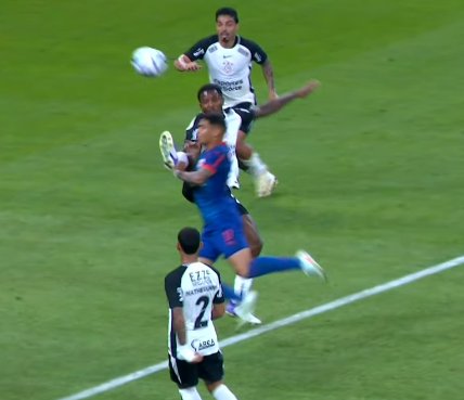 MeuTimao's tweet photo. A arbitragem brasileira é PATÉTICA! https://t.co/E31suH7WHD