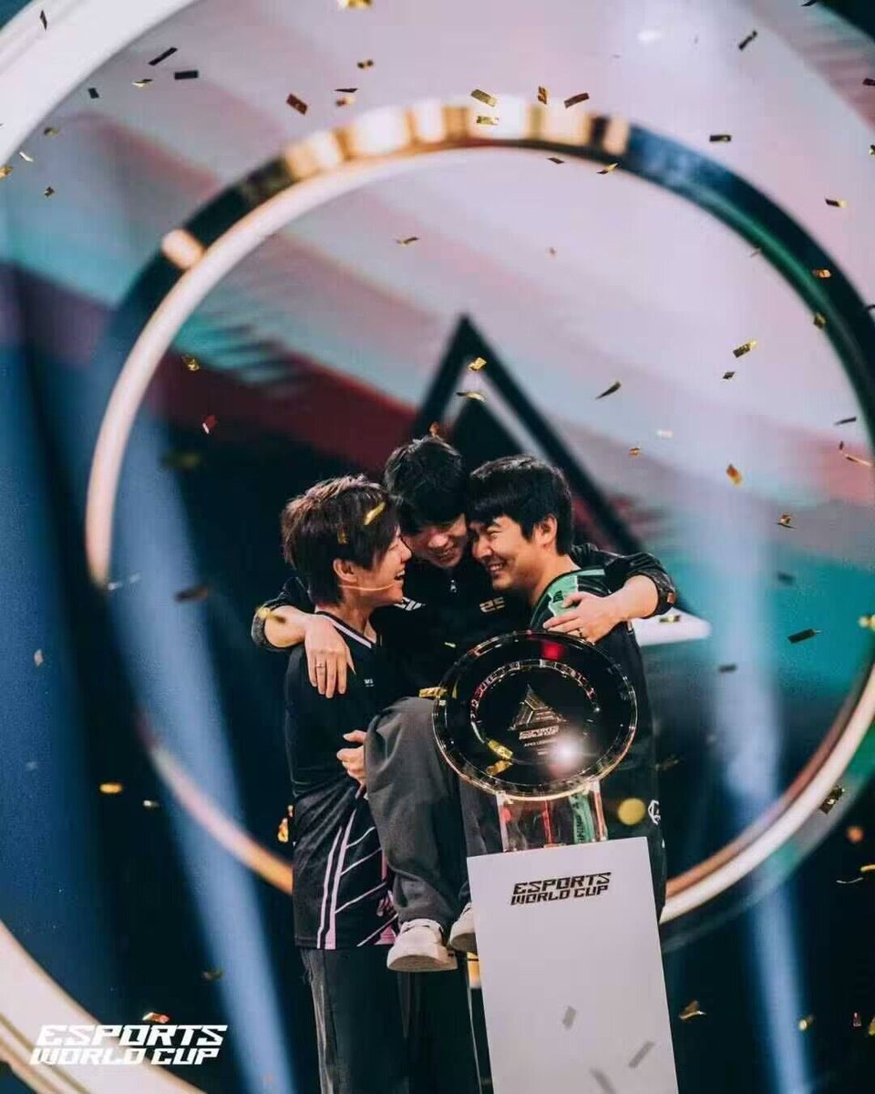 Sanae145's tweet photo. I don't know how to express my feeling right now but it was the best day ever.
If you have heard about what Chinese high school life like, you may understand why I never miss every match of VKG. I could see myself from Kassa.
Being no fame, get knocked down, rise up again. https://t.co/rUBLA3Xn2G