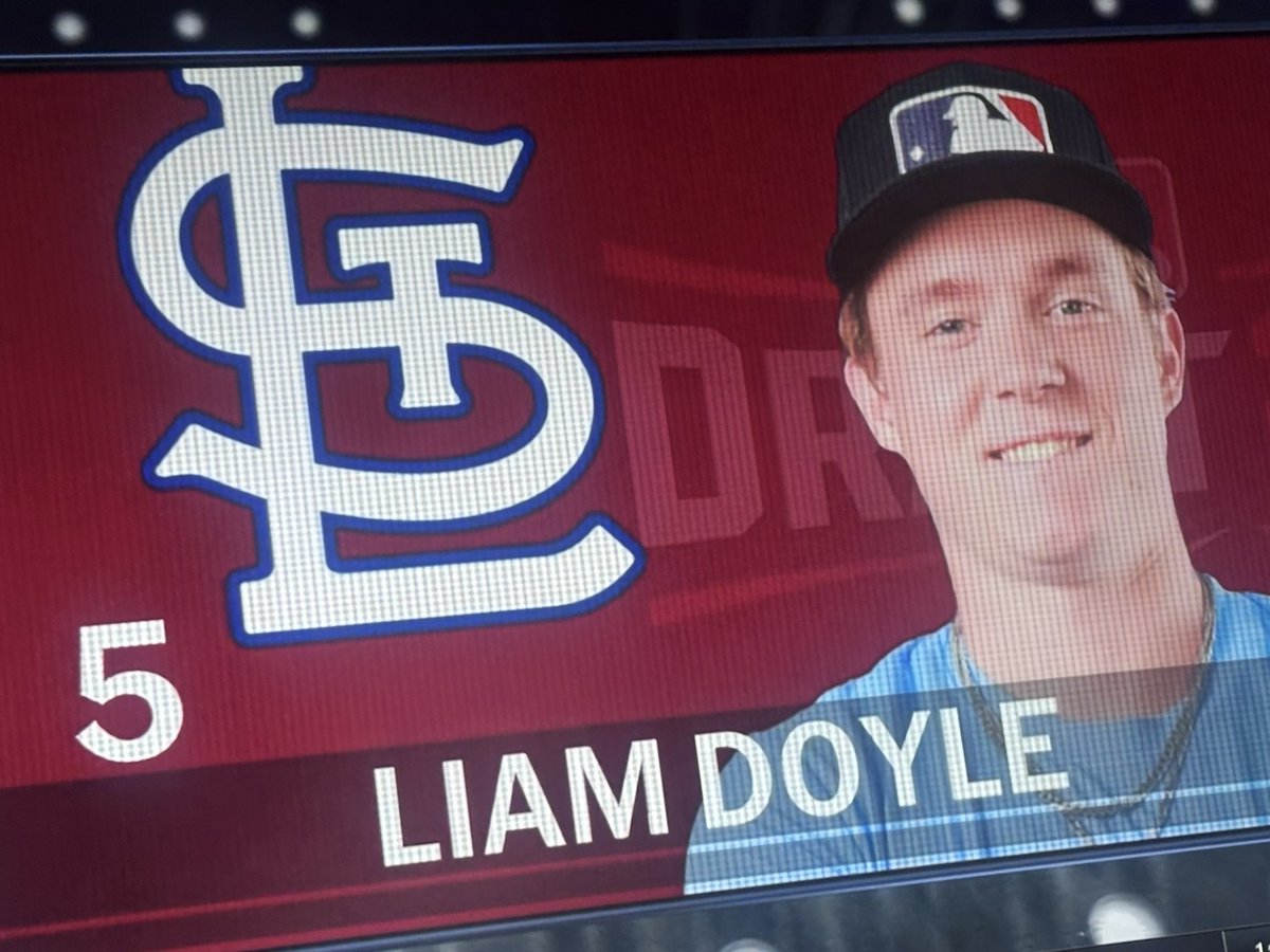 ✅ Overweight 
✅ LHP
✅ Has his draft party at a sports bar 
✅ Hugs momma after getting drafted

We got our guy #forthelou