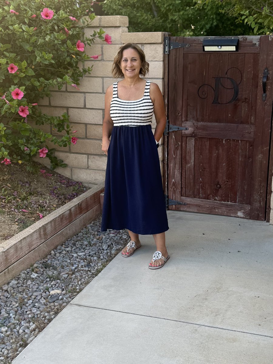 MrsDSpEd's tweet image. I’m Michele, a Life Skills teacher & ASB director heading into my 9th year in middle school (grades 6–8). 💛
Thank you to everyone who’s supported my list — your kindness means the world to me and my students!
🎀 shorturl.at/tuzuK
#TeacherWishlist #clearthelist #LifeSkills