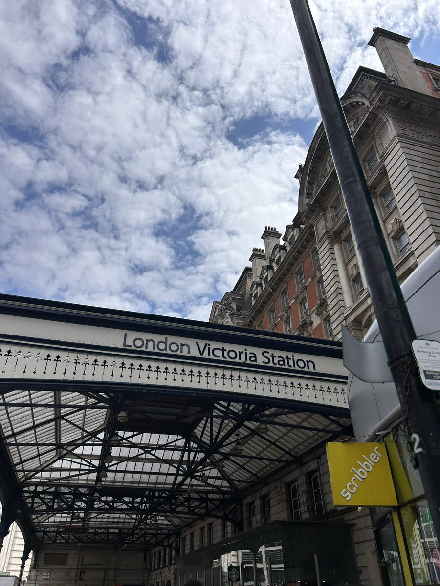 repeverdeen's tweet image. i gonna miss you forever, london, day 3! 🥹🥹🥹🇬🇧🇬🇧🇬🇧