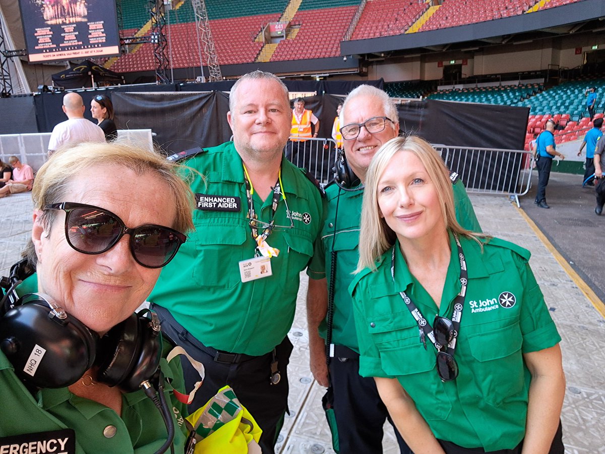 Absolutely fabulous turn out from @SJACCardiffandVale  members for #stereophonics 1 &amp; 2 joined by our colleagues from all over Wales. Great to work with you.