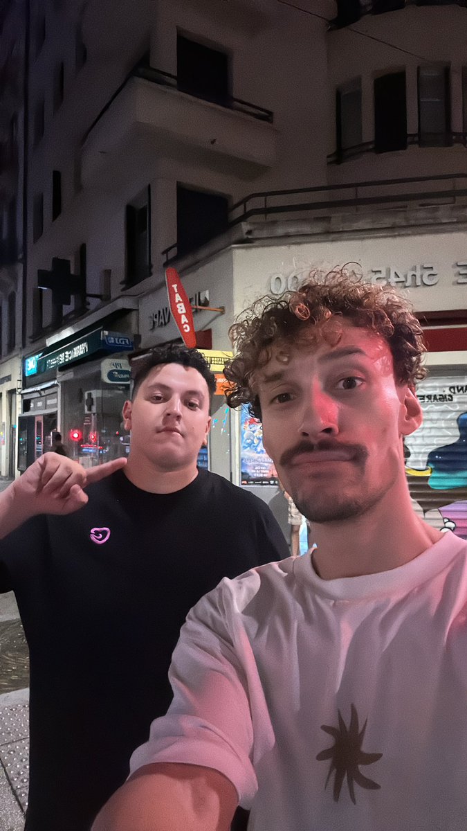 FemiLaTouffe's tweet image. Merci l’équipe pour toute la force que vous avez envoyé pendant les 4 jours c’était complètement fou ! Merci d’avoir été là pour aider les gens dans le besoin. Vous avez tout explosé encore une fois !
123 000 euros de cagnotte pour les enfants c’est beau