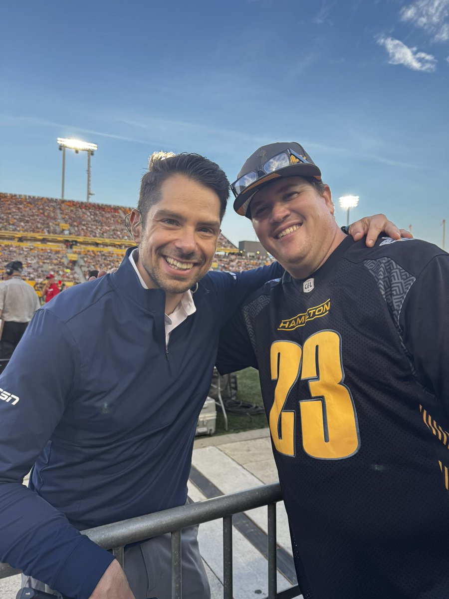 bryanwithoutab's tweet image. Great to meet you @TSNScianitti. Thanks for taking the time to chat with us. #CFL #TSN