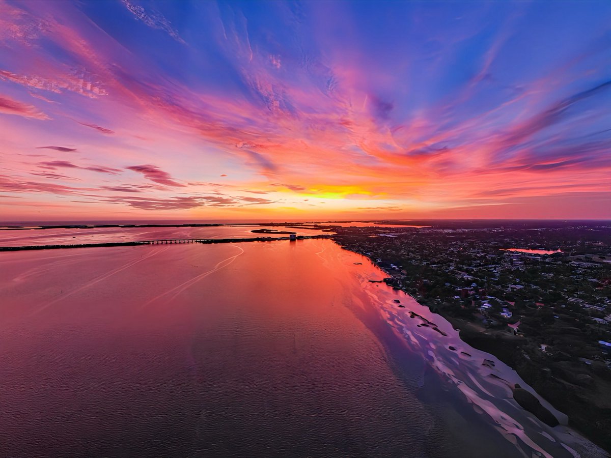 weatherbryan's tweet image. Mother Nature showing off again this evening 🥰🌅 #masterpiece #like_a_painting