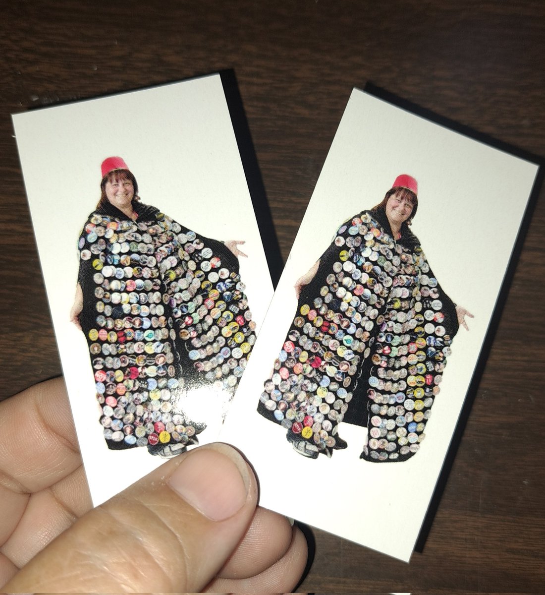 button__lady's tweet photo. @HallHLine Want a free @button__lady magnet? Drop by table A06 in the Dealer's Room! Check out our Hellmouth Convention, and ask for a free magnet while supplies last! https://t.co/1el1xpnw8p
