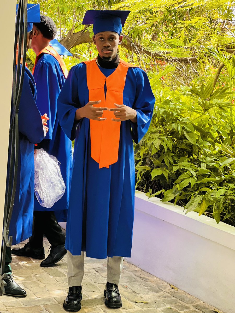 M.ADJY NÈG FRIJIDÈ A👽💚👽 tweet media