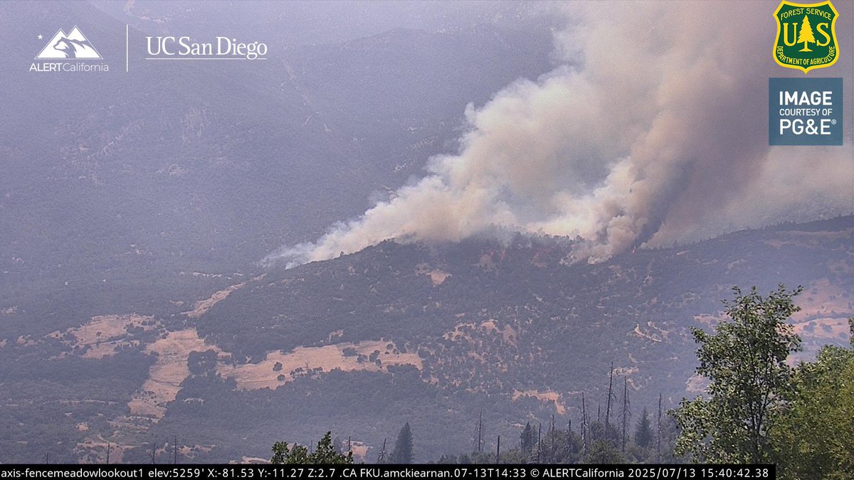 DanielFireTruck's tweet image. #MaxFire From AA658 The Fire is outflanking some Retardant lines, right flank is also making a Run, From IC Potential for Extend Attack. 

Evacuations are being Ordered for Blue Canyon.