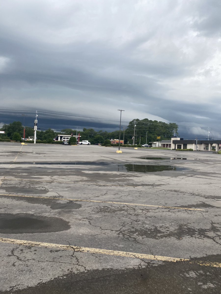 TrentsWeather's tweet photo. 5:46pm look https://t.co/xS5XL2siOy