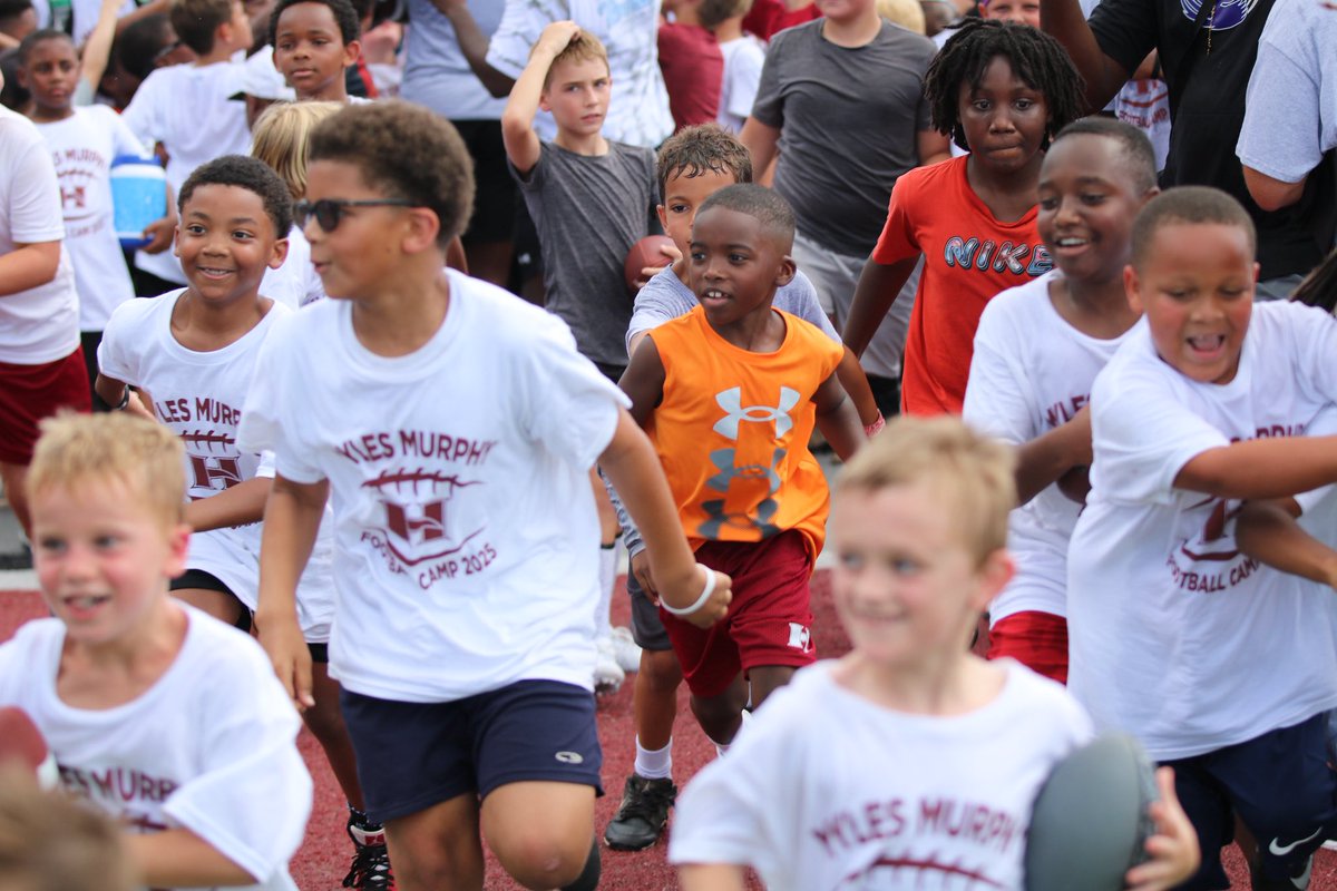 HgroveFootball's tweet image. 🎉 HUGE THANK YOU/APPRECIATION To @BigMurphy_25, @eazyengram, @Jay_Mccollough2, @ChigTweets, @RoyalsJalen, @lancelwise, And ALL Of Our Hillgrove Family For An OUTSTANDING 2025 Skills Camp‼️

🗣️ Best of Luck To These Men In Their Endeavors This Year‼️

#GGOD | #LegacyHawks | 🐐